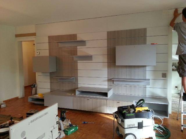 Meuble en cours de montage