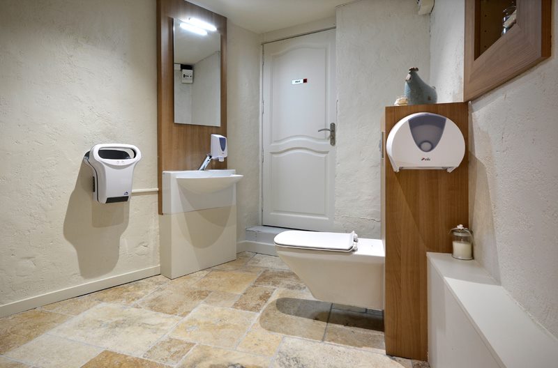 WC normes handicapés