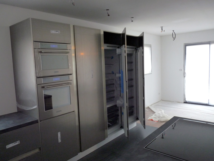 Rangement en inox ouverts